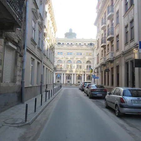 в серці міста лева *